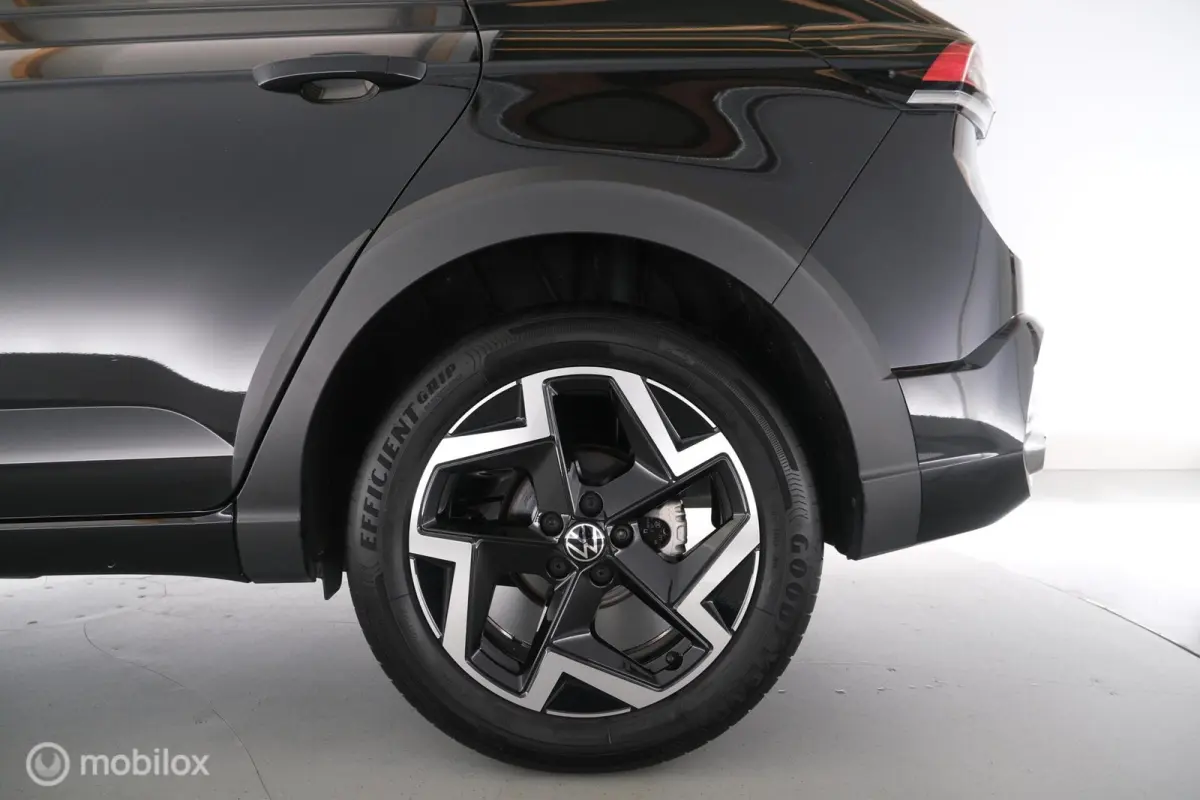 1.0 TSI Automaat R-Line pano|led|dab|pdc|lmv17