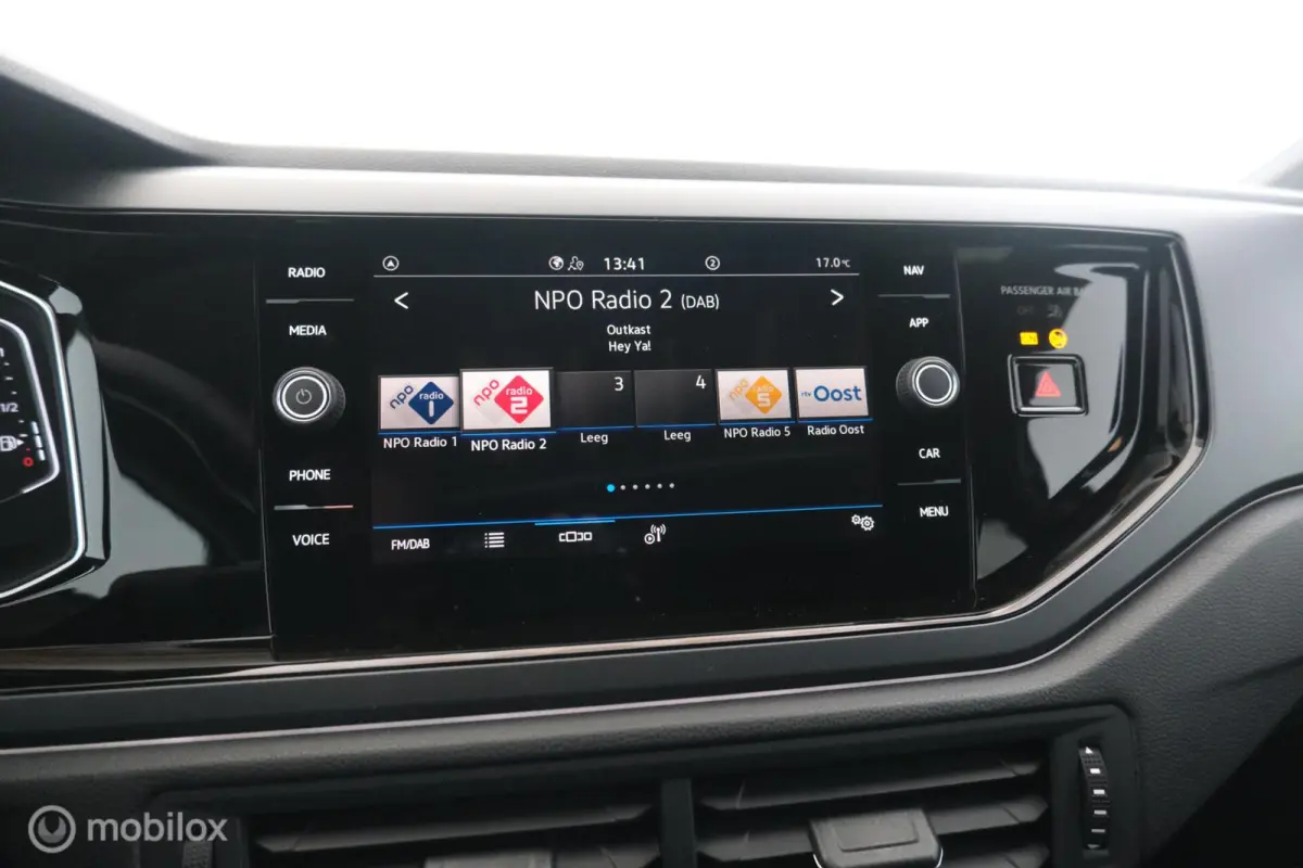 1.0 TSI Automaat R-Line pano|led|dab|pdc|lmv17