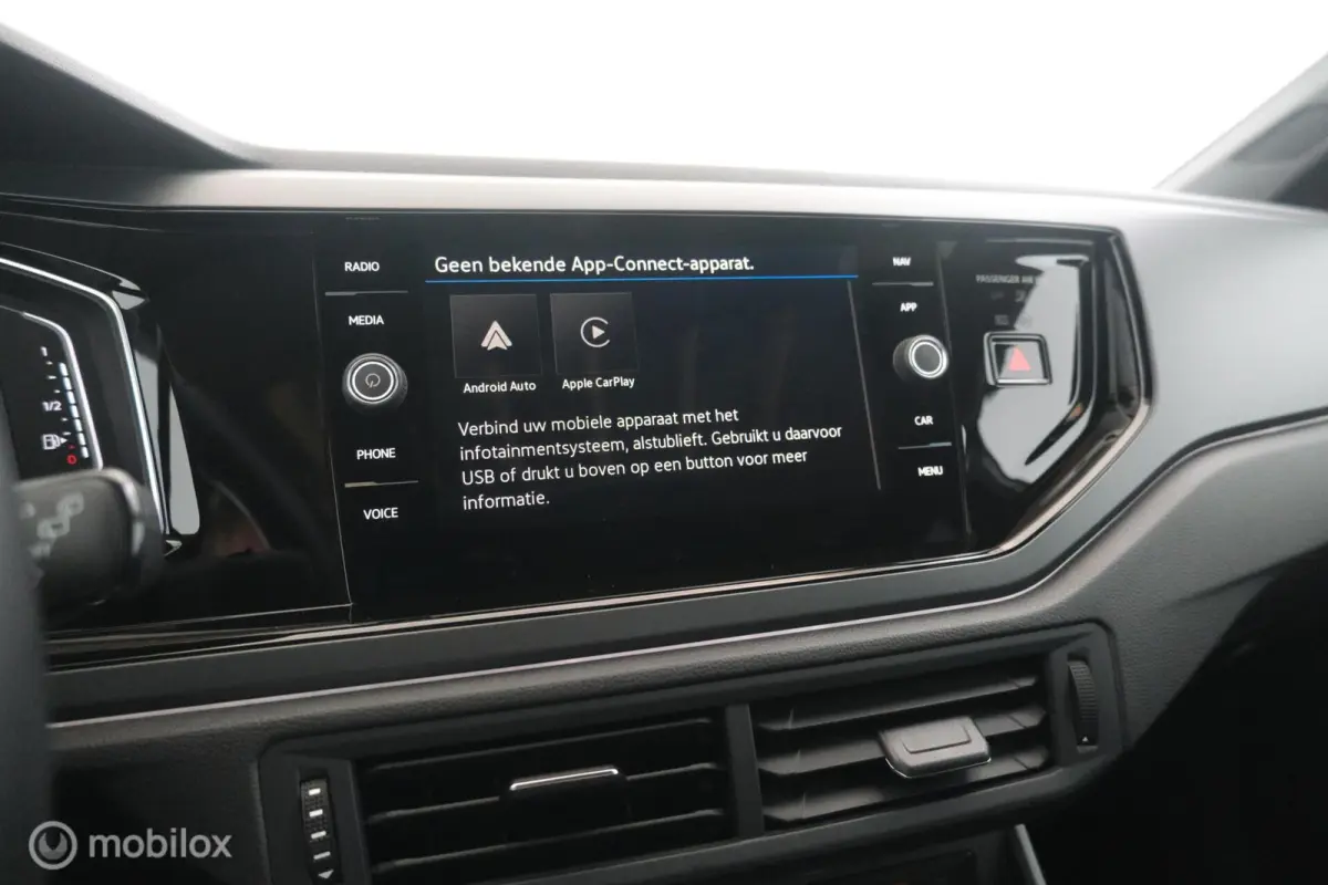 1.0 TSI Automaat R-Line pano|led|dab|pdc|lmv17