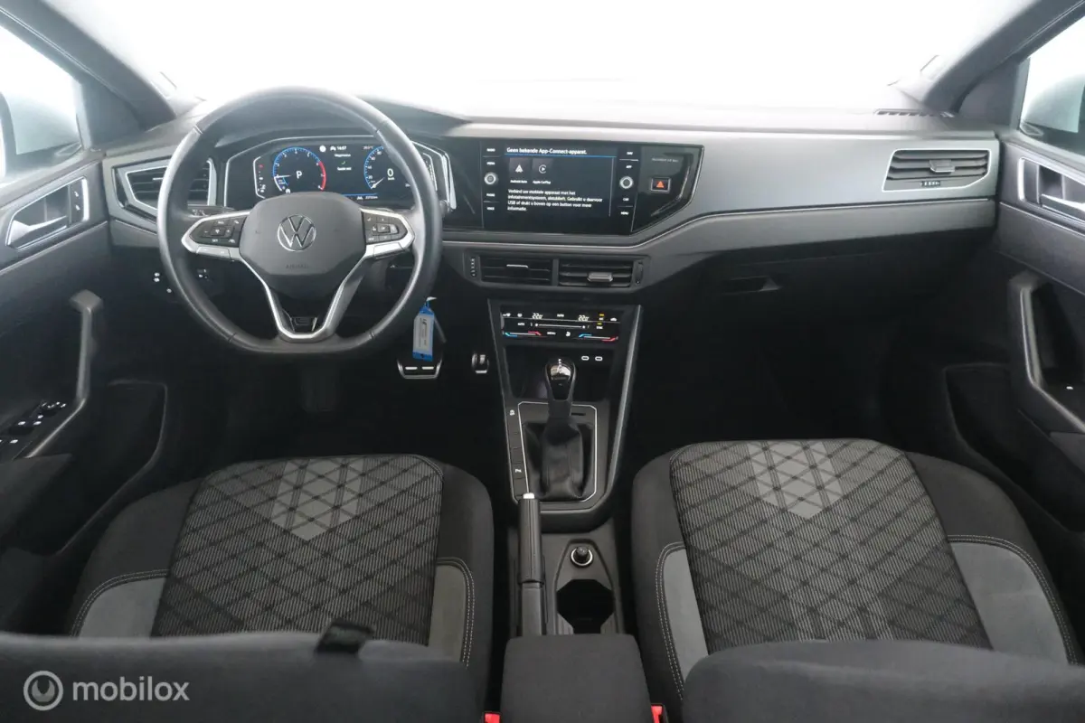 1.0 TSI Automaat R-Line pano|led|dab|pdc|lmv17