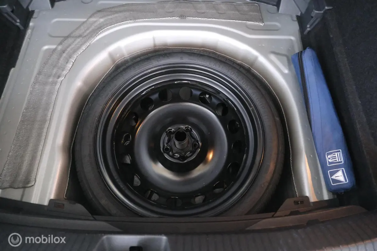 1.0 TSI Automaat R-Line pano|led|dab|pdc|lmv17