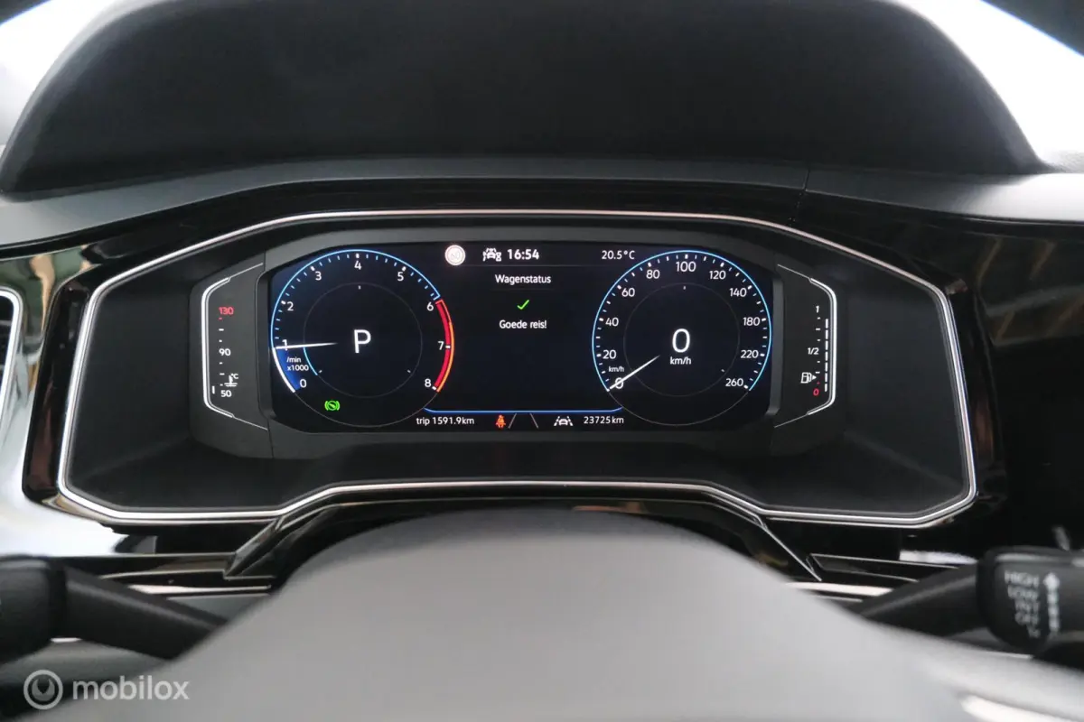 1.0 TSI Automaat R-Line pano|led|dab|pdc|lmv17