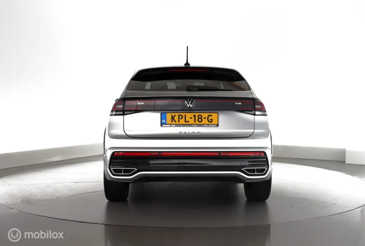 1.0 TSI Automaat R-Line pano|led|dab|pdc|lmv17