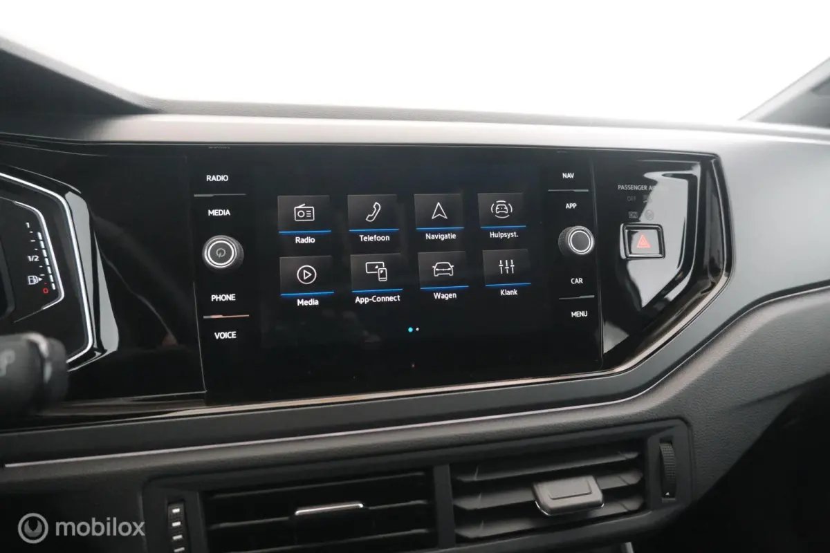1.0 TSI Automaat R-Line pano|led|dab|pdc|lmv17