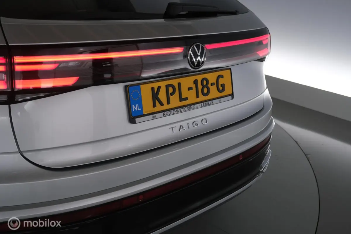 1.0 TSI Automaat R-Line pano|led|dab|pdc|lmv17