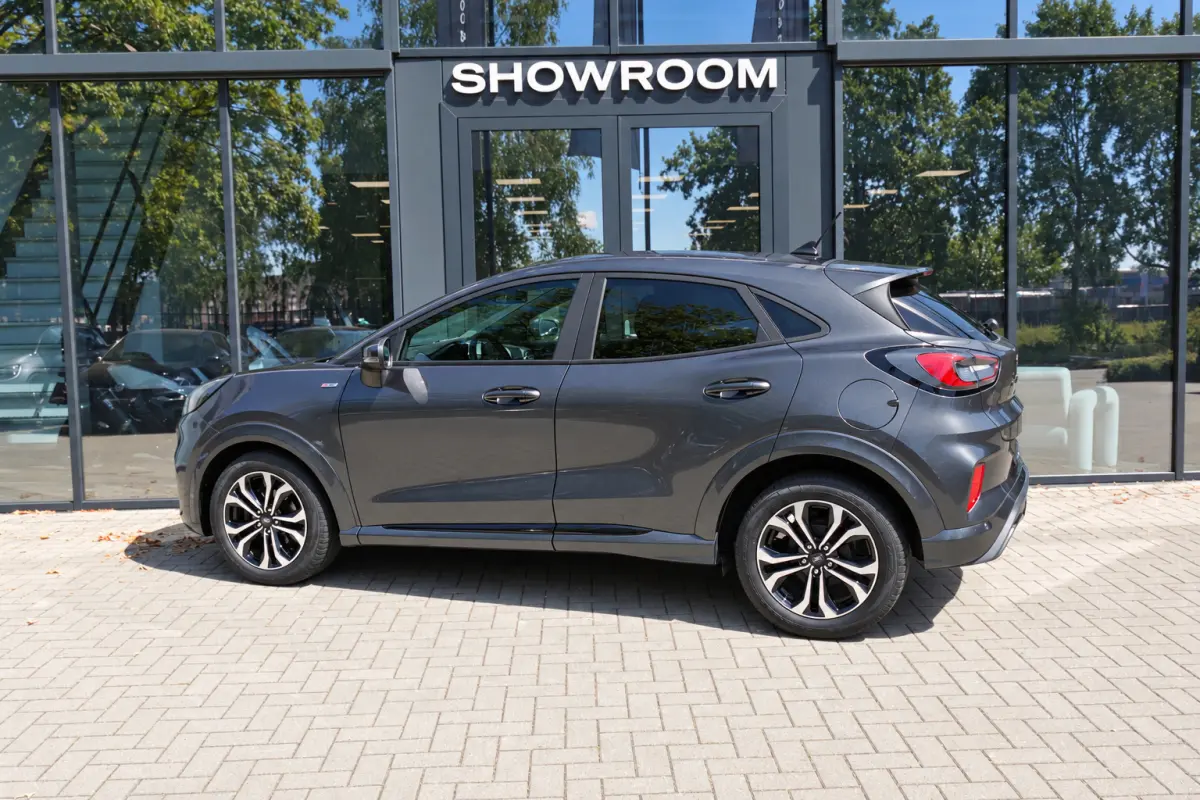 1.0 EcoBoost ST-Line KEYLESS ACC PDC