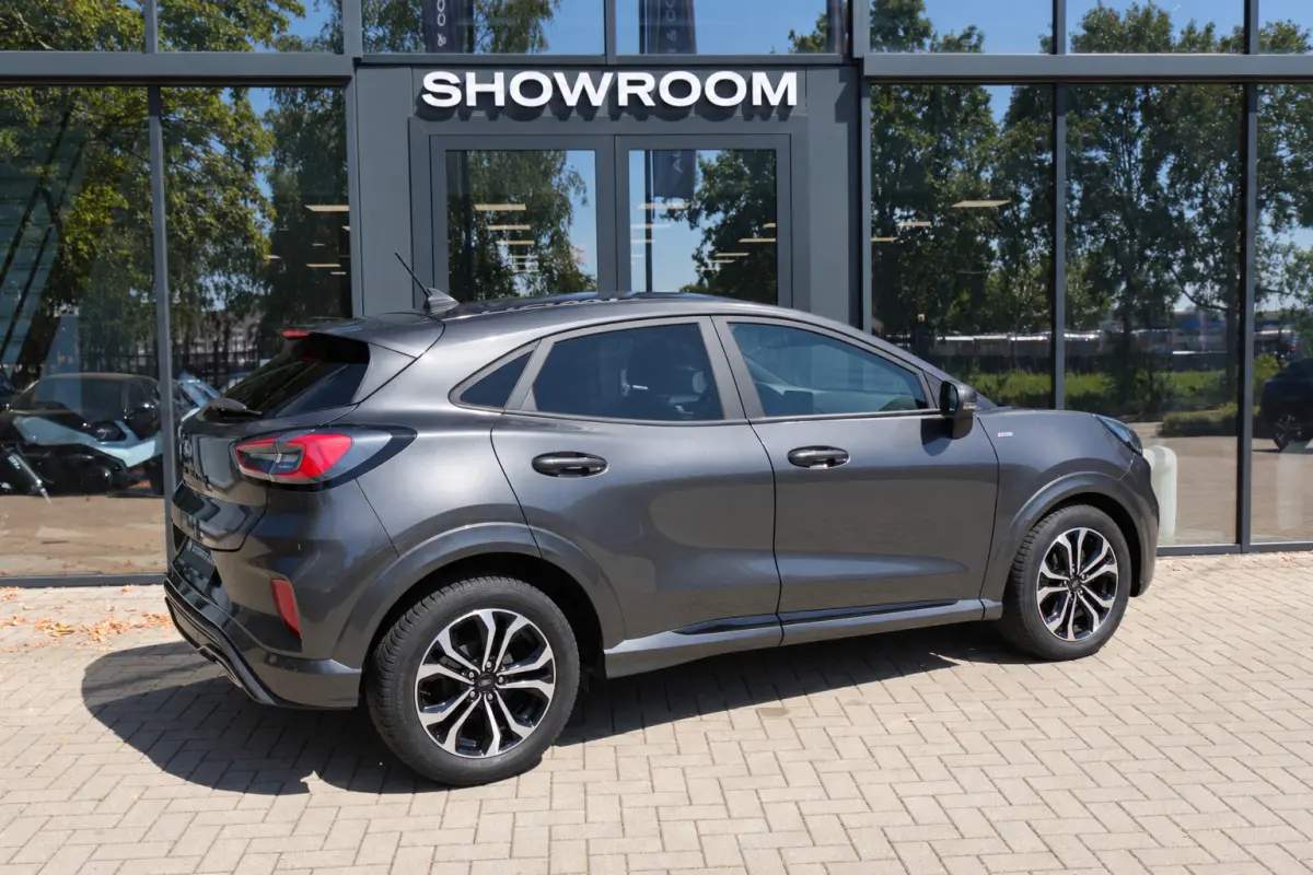 1.0 EcoBoost ST-Line KEYLESS ACC PDC