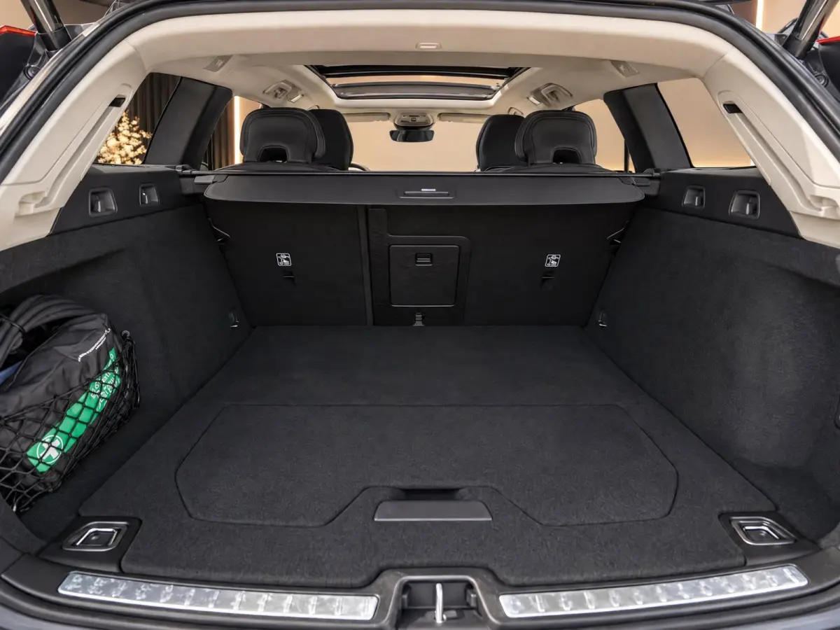 2.0 T6 PHEV 350PK AWD Plus Dark |100% | Pano | Surround View | H/K Sound