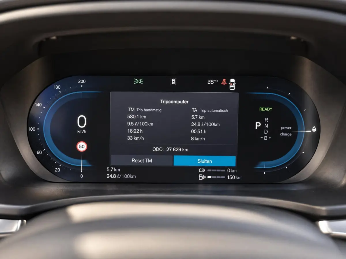 2.0 T6 PHEV 350PK AWD Plus Dark |100% | Pano | Surround View | H/K Sound
