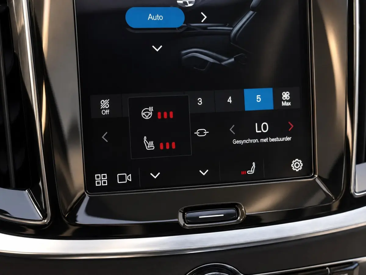 2.0 T6 PHEV 350PK AWD Plus Dark |100% | Pano | Surround View | H/K Sound