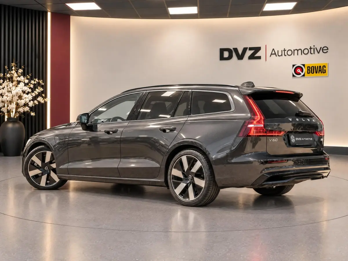 2.0 T6 PHEV 350PK AWD Plus Dark |100% | Pano | Surround View | H/K Sound