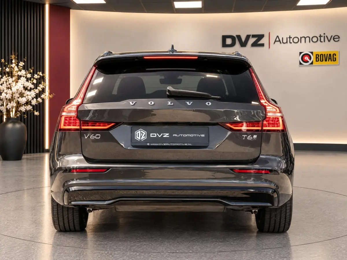 2.0 T6 PHEV 350PK AWD Plus Dark |100% | Pano | Surround View | H/K Sound