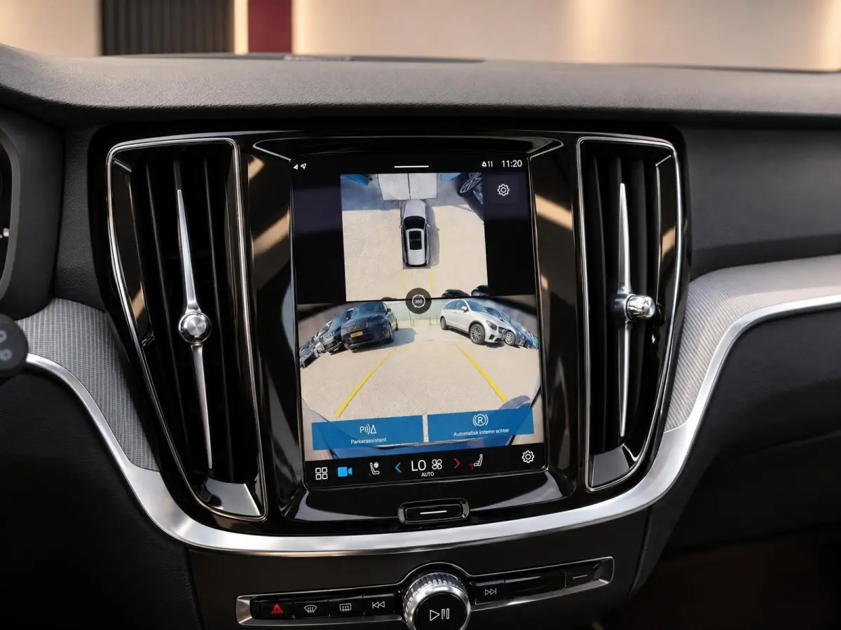 2.0 T6 PHEV 350PK AWD Plus Dark |100% | Pano | Surround View | H/K Sound