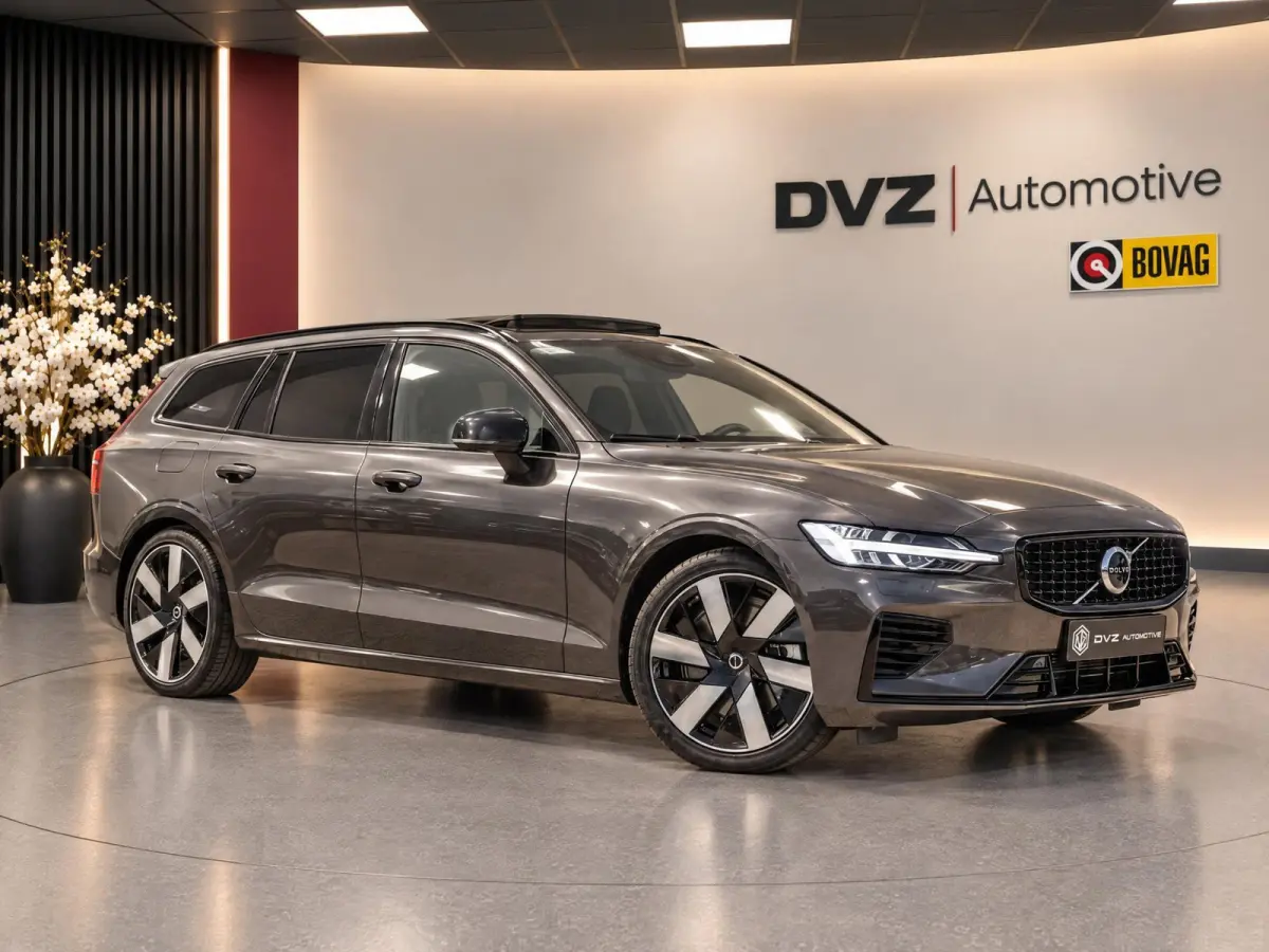 2.0 T6 PHEV 350PK AWD Plus Dark |100% | Pano | Surround View | H/K Sound