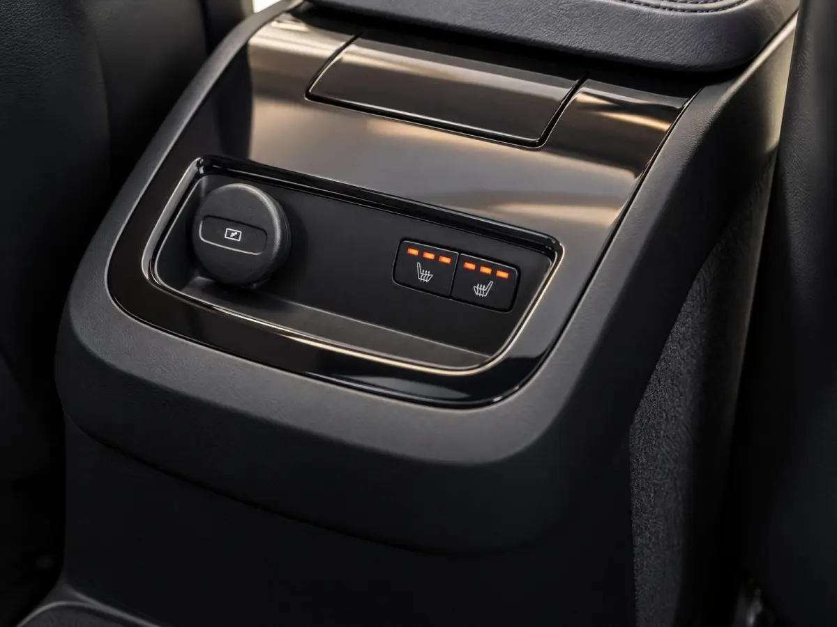 2.0 T6 PHEV 350PK AWD Plus Dark |100% | Pano | Surround View | H/K Sound