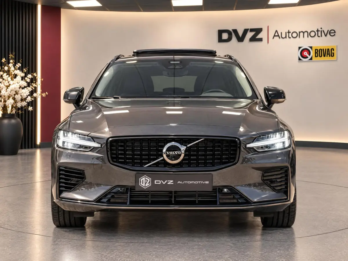 2.0 T6 PHEV 350PK AWD Plus Dark |100% | Pano | Surround View | H/K Sound