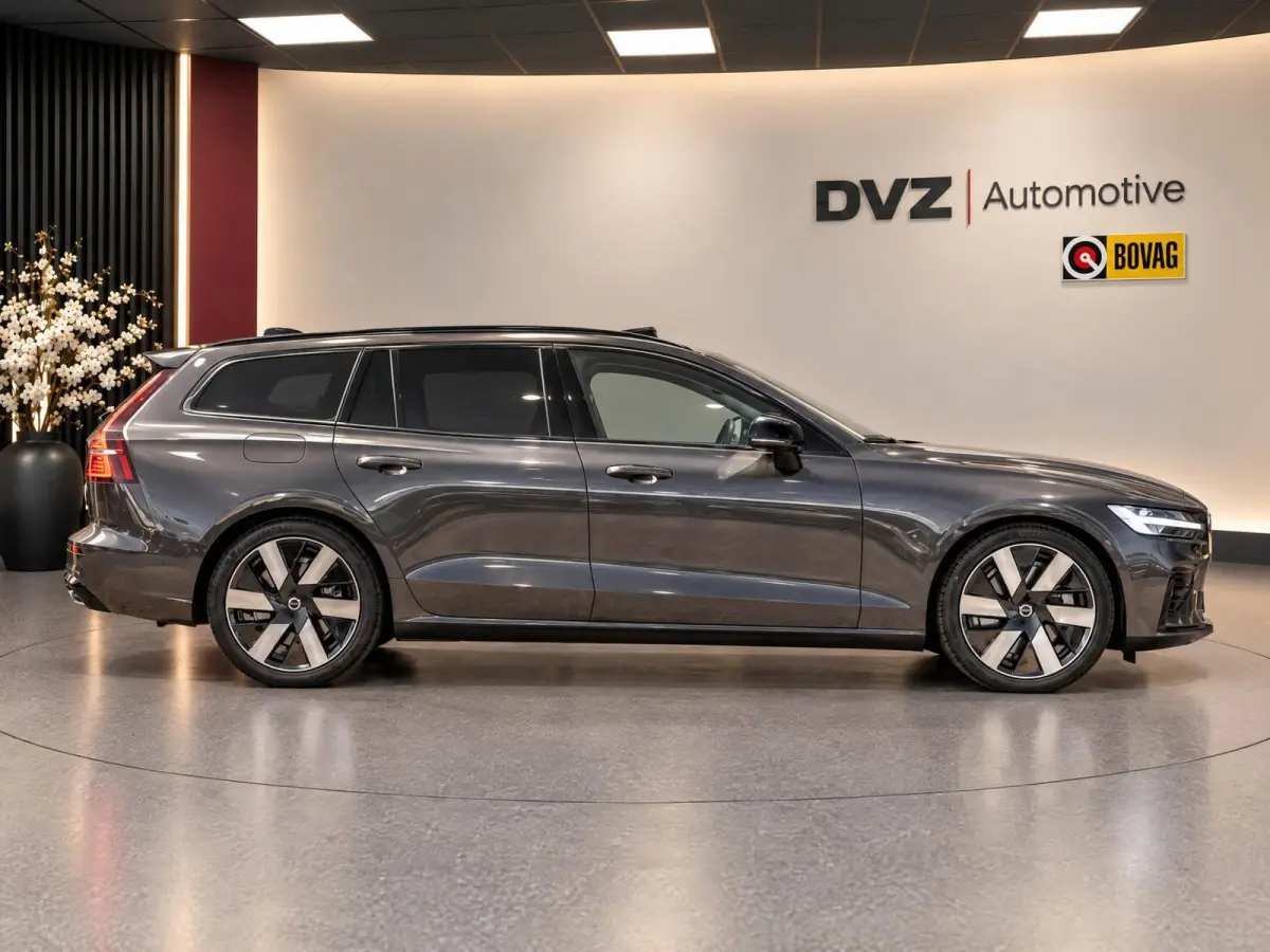 2.0 T6 PHEV 350PK AWD Plus Dark |100% | Pano | Surround View | H/K Sound
