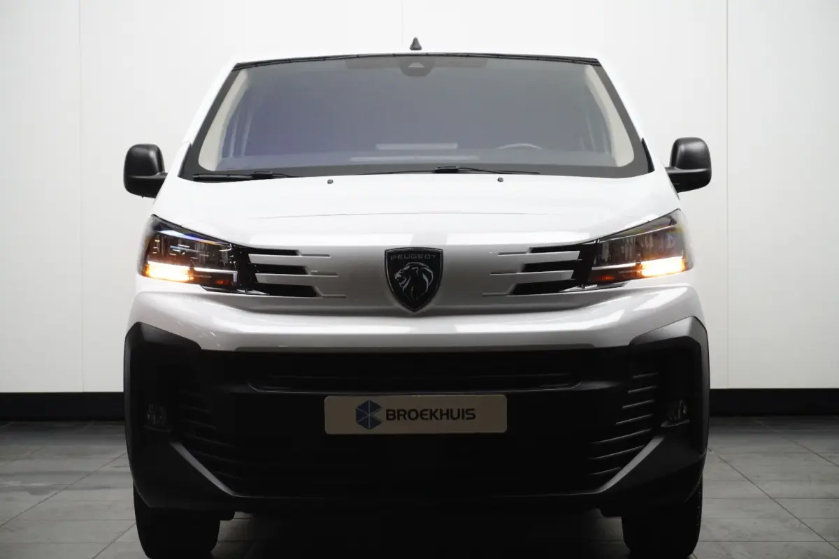 2.0 BlueHDi 145 S&S Camera | Navigatie | Pack Moduwork | Houten Laadvloer | Climate Control | Carplay | Digitaal Dashboard | 3-Zits | 2 zitplaatsen rechtsvoor | Airco | Alarm klasse 1(startb