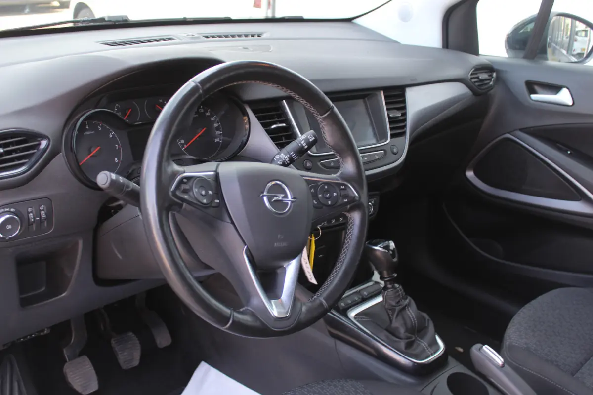1.2 Turbo Edition l Stuur- en Stoelverwarming l Cruise Contol l Achteruitrijcamera l Airco l Apple carplay/ Android auto