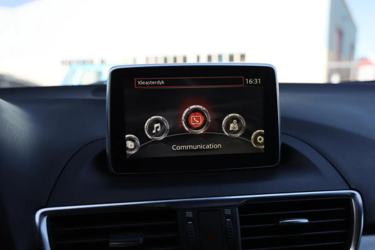2.0 SkyActiv-G 120 SkyLease+|Camera|Navi|Cruise control|