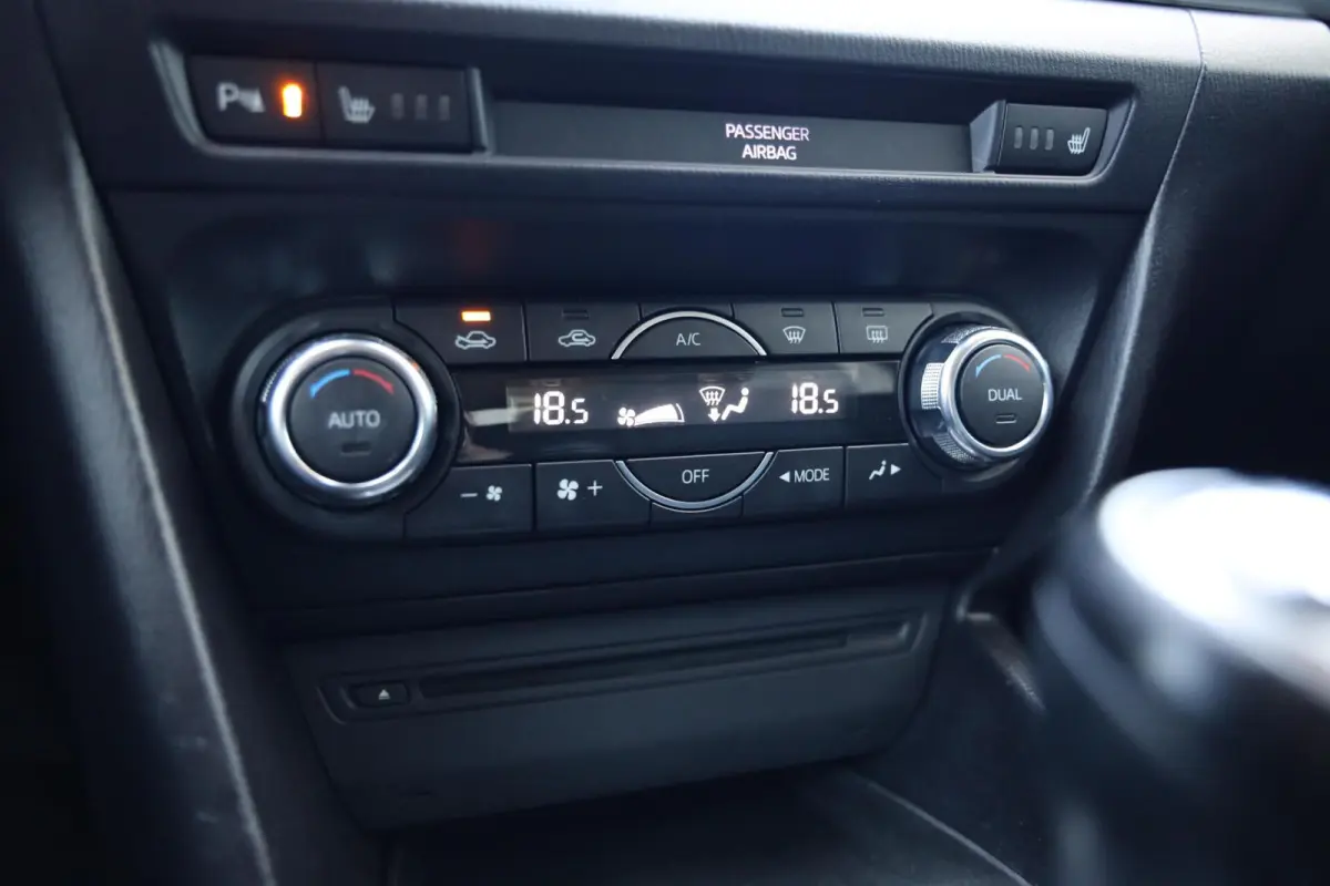 2.0 SkyActiv-G 120 SkyLease+|Camera|Navi|Cruise control|