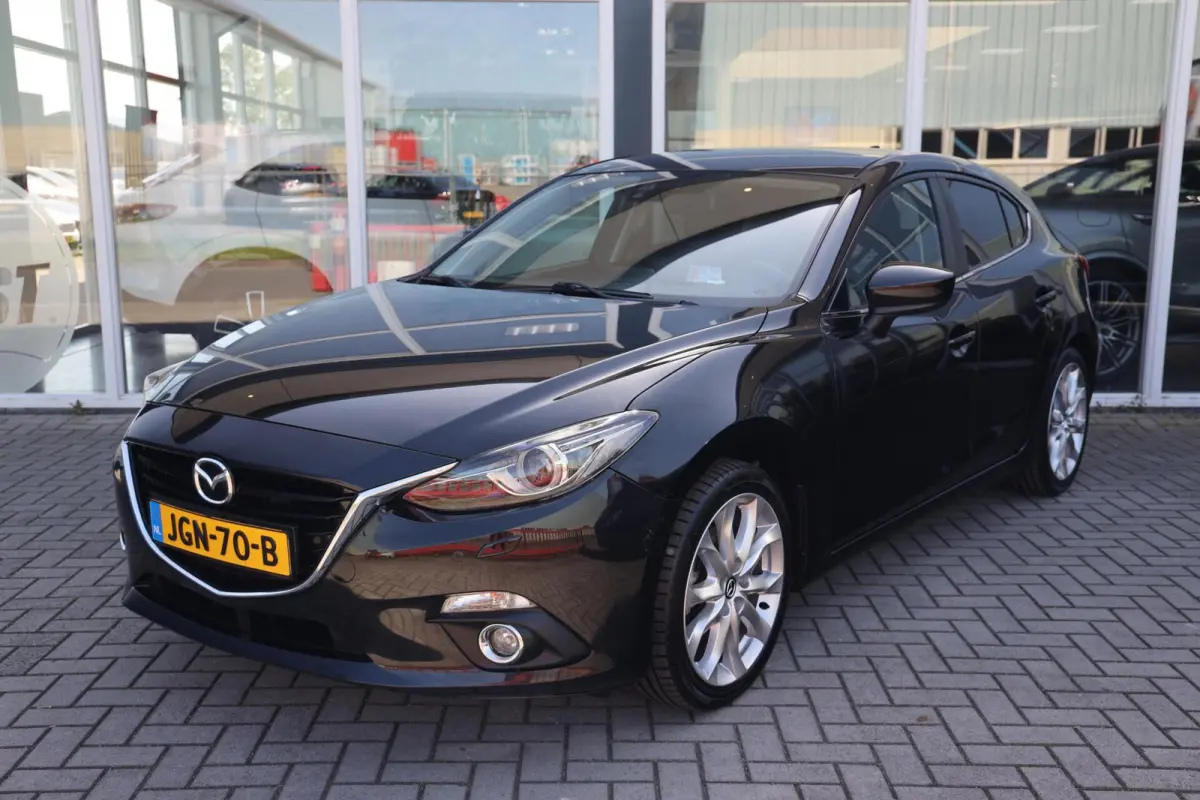 2.0 SkyActiv-G 120 SkyLease+|Camera|Navi|Cruise control|
