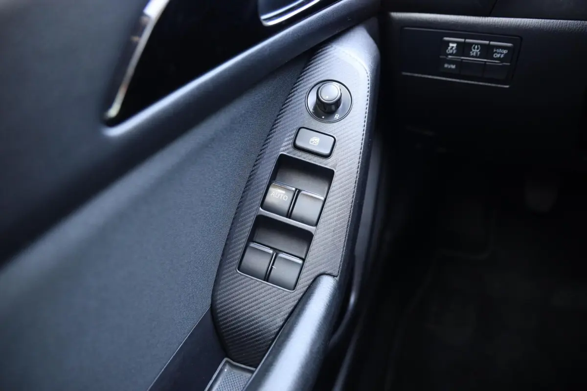 2.0 SkyActiv-G 120 SkyLease+|Camera|Navi|Cruise control|