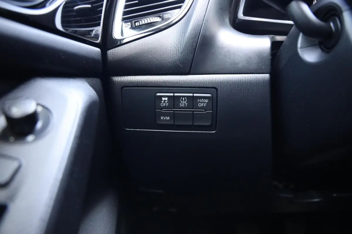 2.0 SkyActiv-G 120 SkyLease+|Camera|Navi|Cruise control|