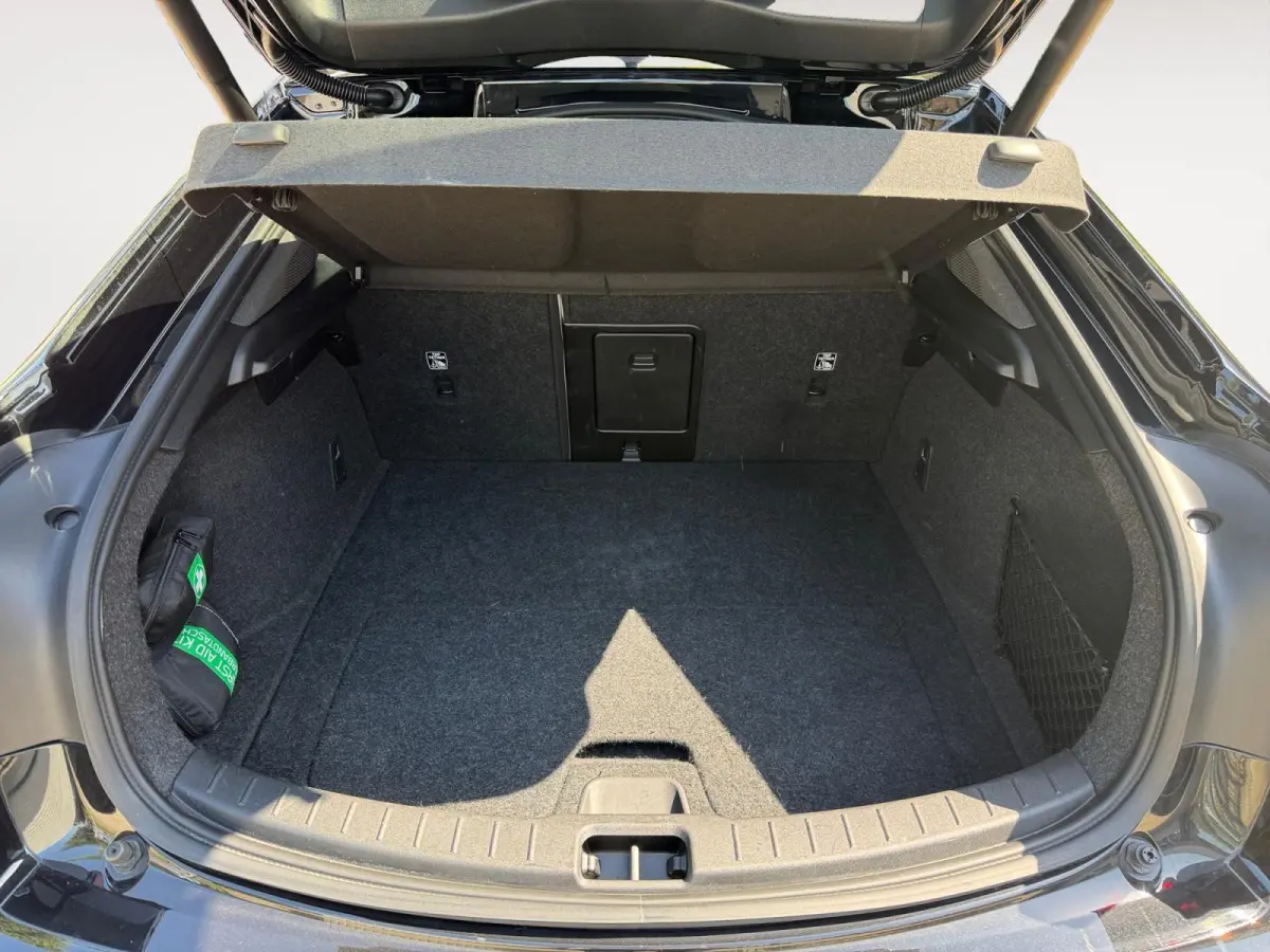Long Range Dual Motor Performance Plus 82 kWh 90 % SOH! Uniek 469PK | Gele gordels + klauwen | Full leather | Glassroof | Stoelverwarming + verkoeling |