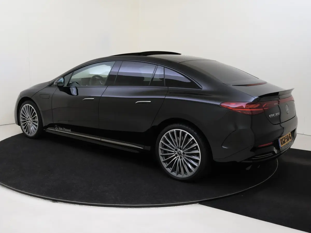 300 Business Solution AMG 90 kWh / Memory-Stoelen / Panaroma-dak / Burmester / 36Graden-Camera / Luchtvering /