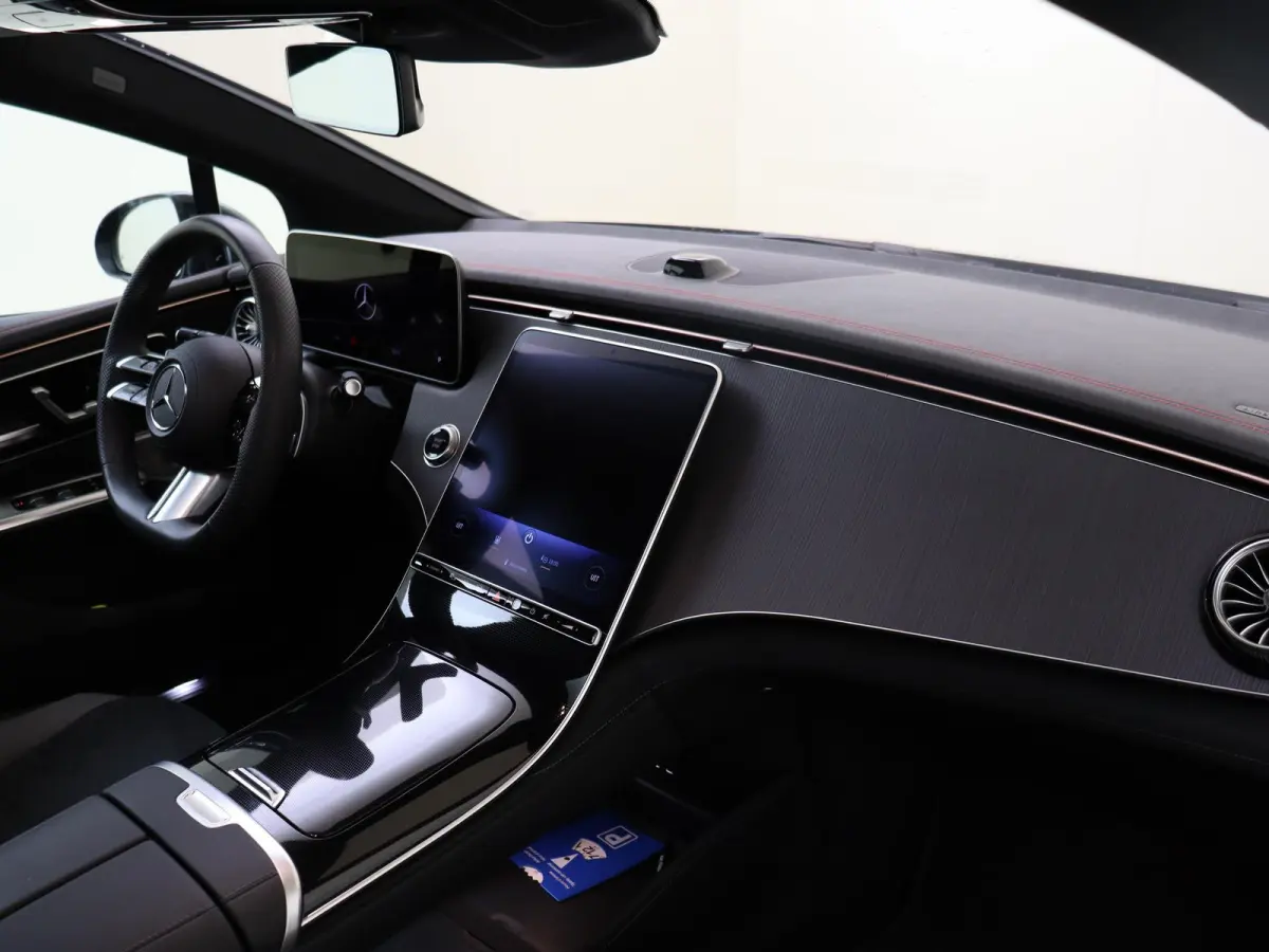 300 Business Solution AMG 90 kWh / Memory-Stoelen / Panaroma-dak / Burmester / 36Graden-Camera / Luchtvering /