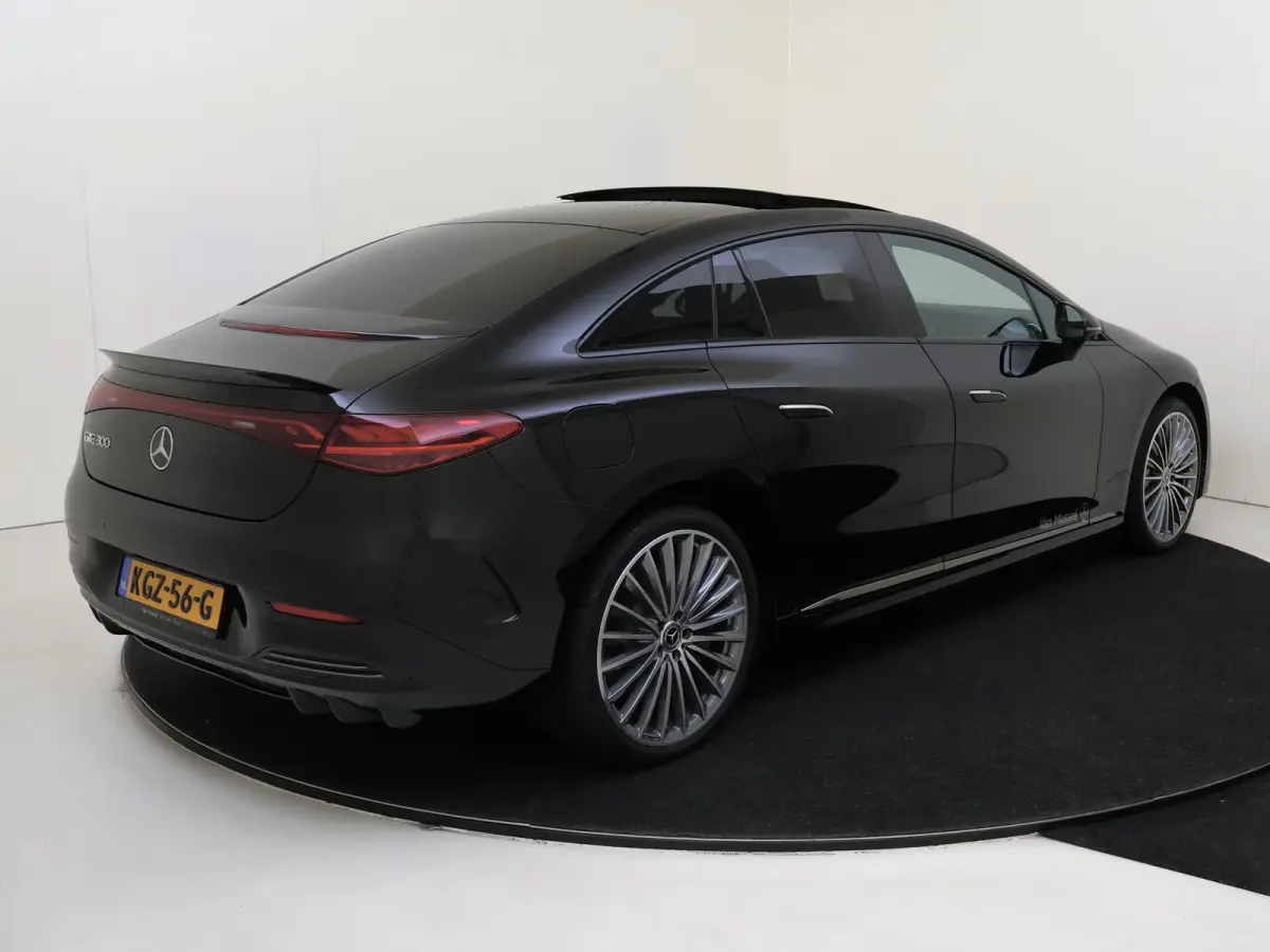 300 Business Solution AMG 90 kWh / Memory-Stoelen / Panaroma-dak / Burmester / 36Graden-Camera / Luchtvering /