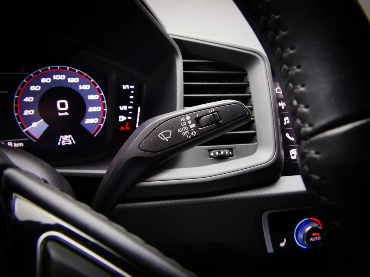 25 TFSI Pro Line (STOELVERWARMING, APPLE CARPLAY/ANDROID AUTO, LED-MATRIX, CLIMATE, PDC, MULTIFUNCTIONEEL STUUR)