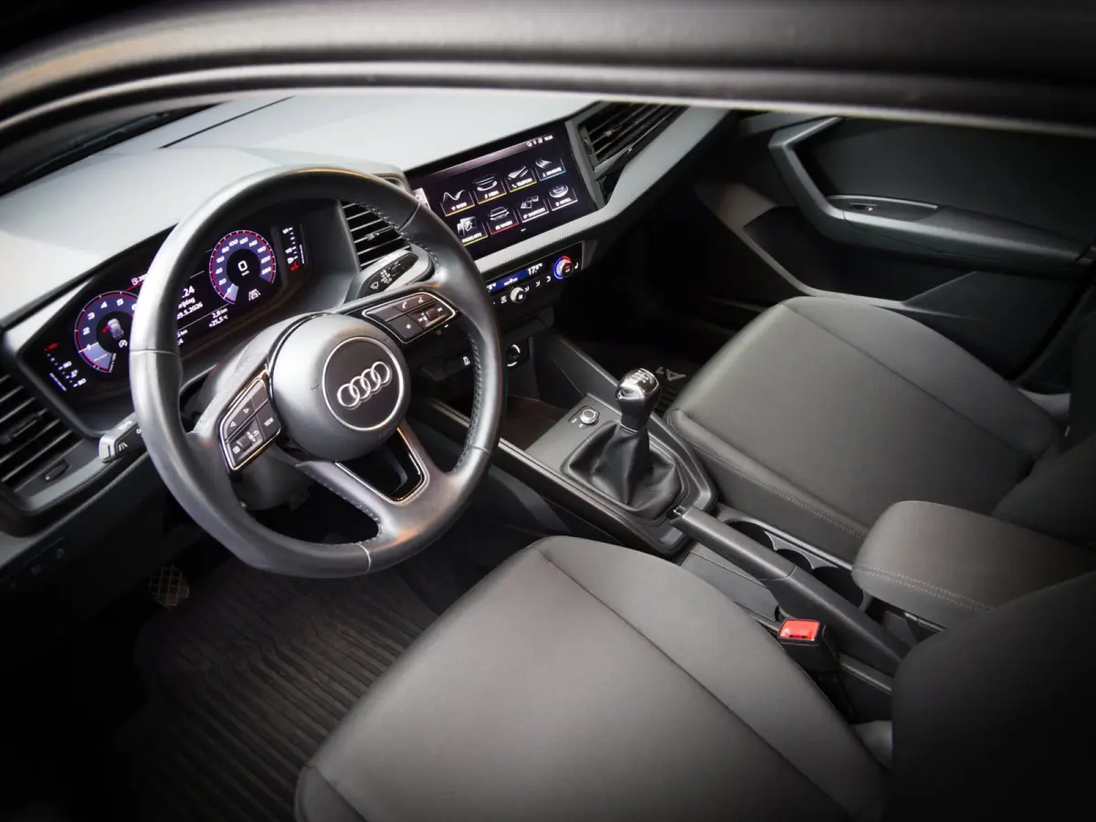 25 TFSI Pro Line (STOELVERWARMING, APPLE CARPLAY/ANDROID AUTO, LED-MATRIX, CLIMATE, PDC, MULTIFUNCTIONEEL STUUR)