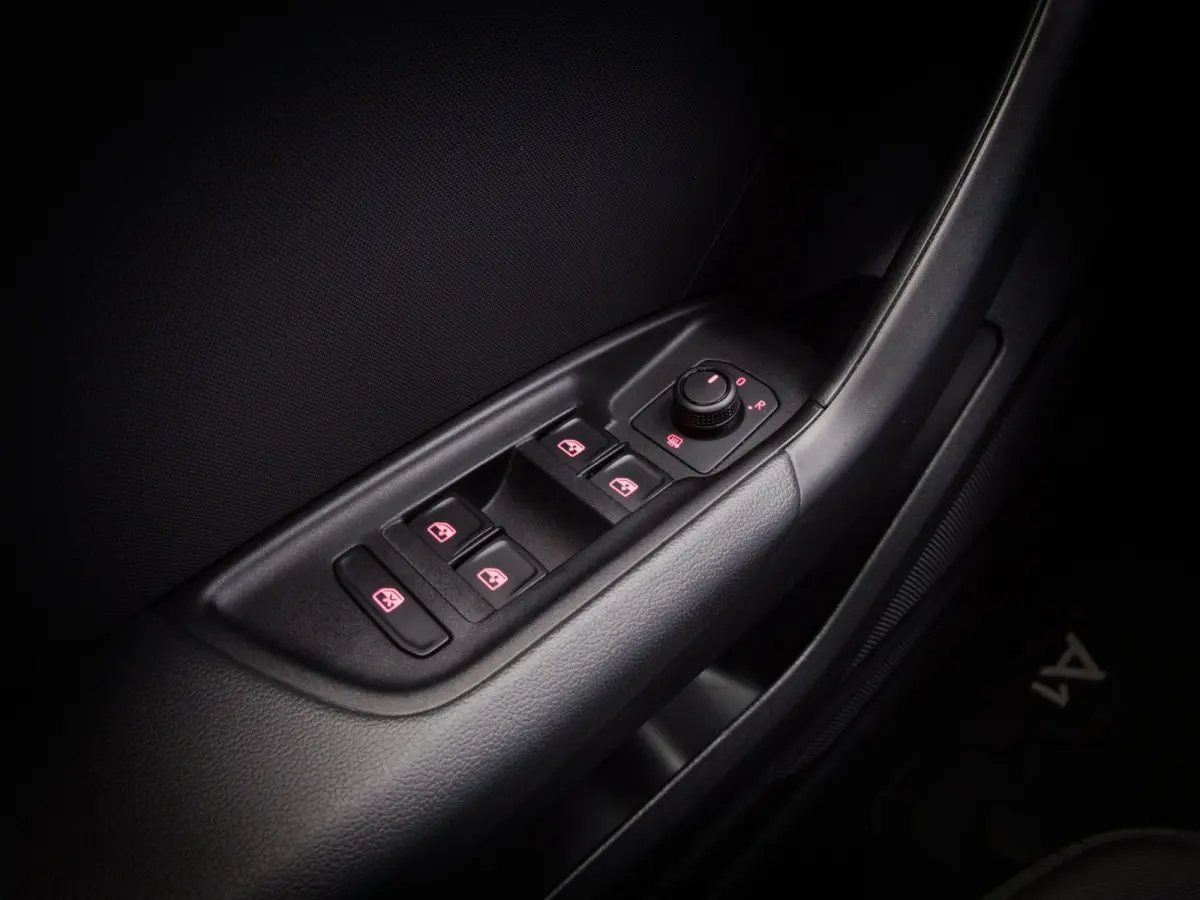 25 TFSI Pro Line (STOELVERWARMING, APPLE CARPLAY/ANDROID AUTO, LED-MATRIX, CLIMATE, PDC, MULTIFUNCTIONEEL STUUR)
