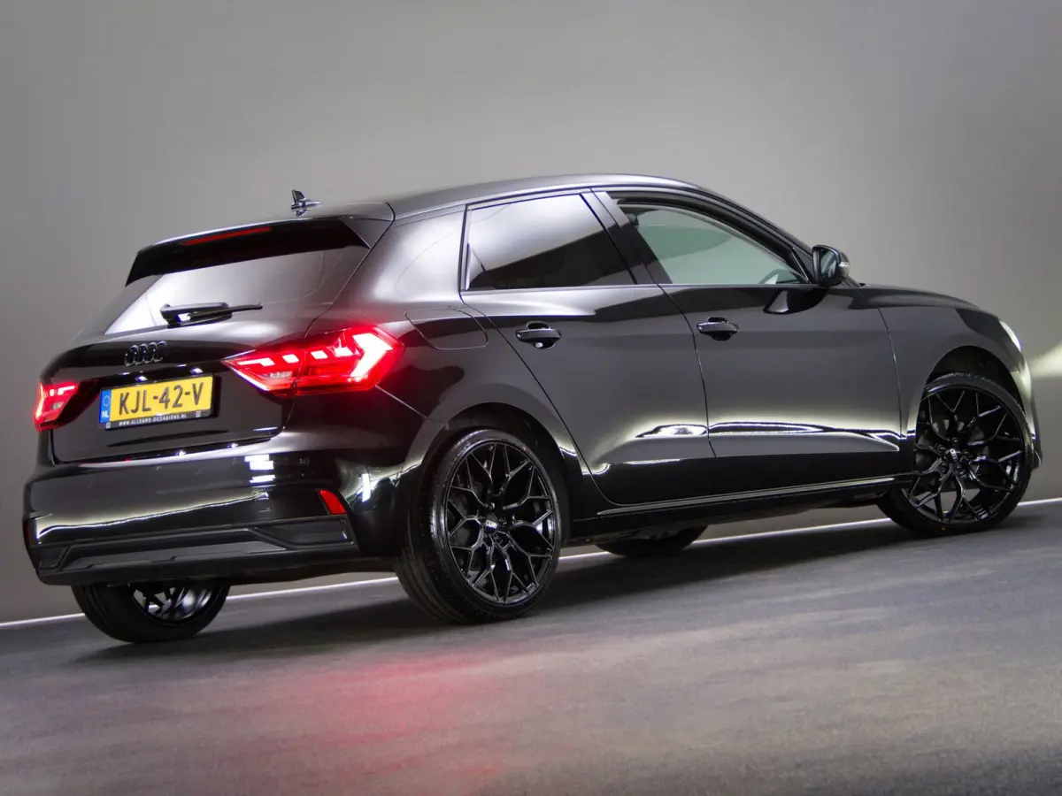 25 TFSI Pro Line (STOELVERWARMING, APPLE CARPLAY/ANDROID AUTO, LED-MATRIX, CLIMATE, PDC, MULTIFUNCTIONEEL STUUR)