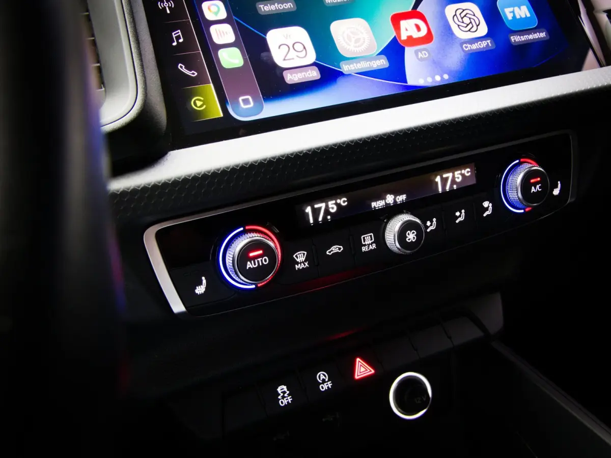 25 TFSI Pro Line (STOELVERWARMING, APPLE CARPLAY/ANDROID AUTO, LED-MATRIX, CLIMATE, PDC, MULTIFUNCTIONEEL STUUR)