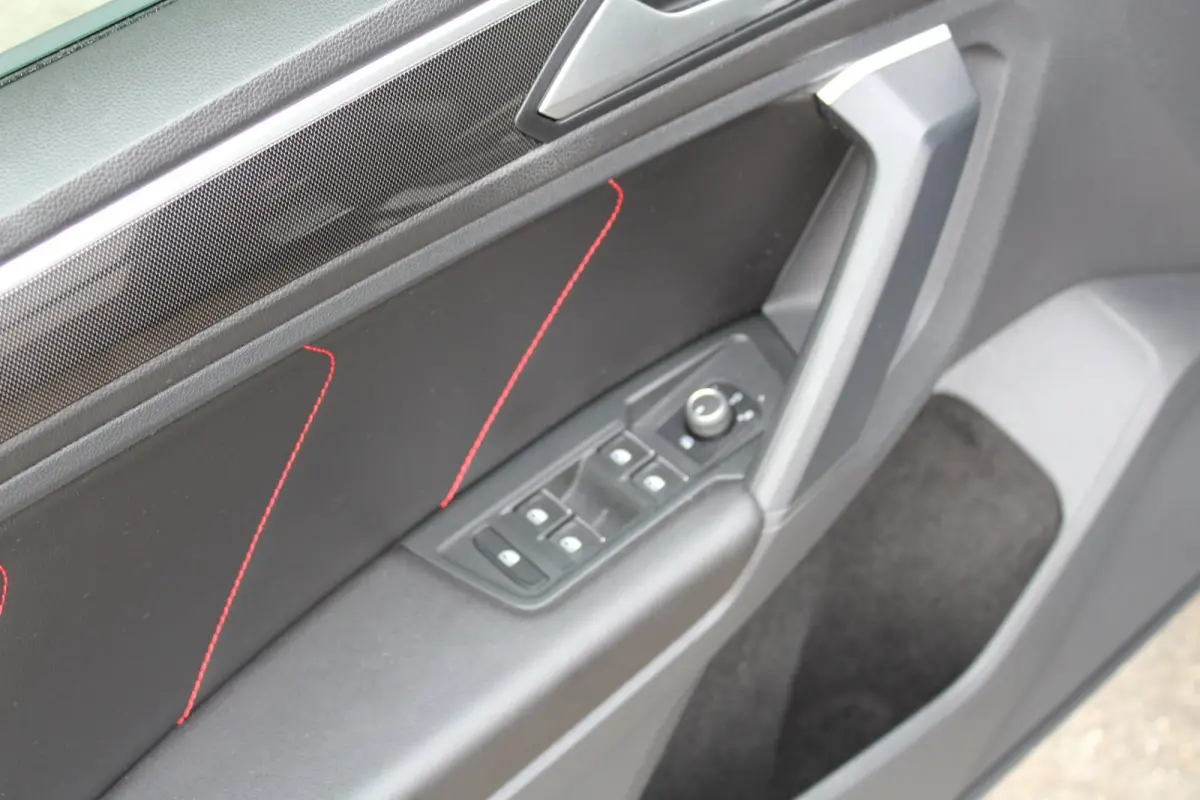 2.0 TSI 4Motion Urban Sport 190PK Automaat | Parkeercamera | Apple/Android Carplay | Stoelverwarming