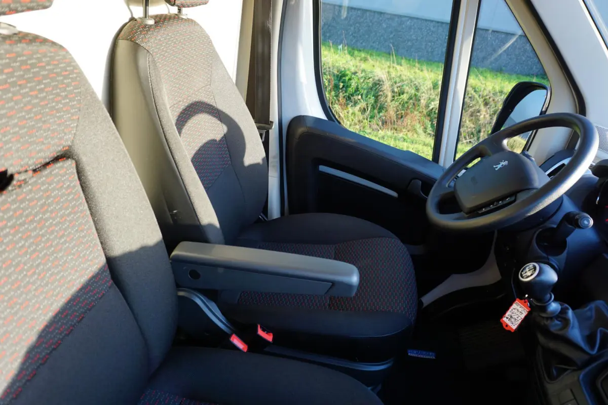 2.2 BlueHDi 140 L3H2 3.5t in Topstaat |Camera |Cruise |Carplay |Android auto |Airco |Betimmering |1e eigenaar |Lage KM-stand |EURO6D |BPM vrij voor ondernemers |Mooie camperbasis