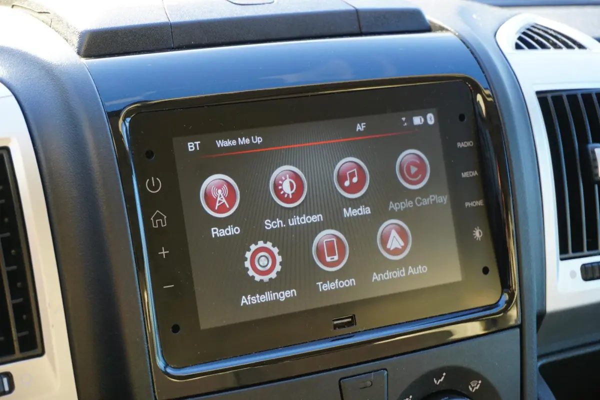 2.2 BlueHDi 140 L3H2 3.5t in Topstaat |Camera |Cruise |Carplay |Android auto |Airco |Betimmering |1e eigenaar |Lage KM-stand |EURO6D |BPM vrij voor ondernemers |Mooie camperbasis