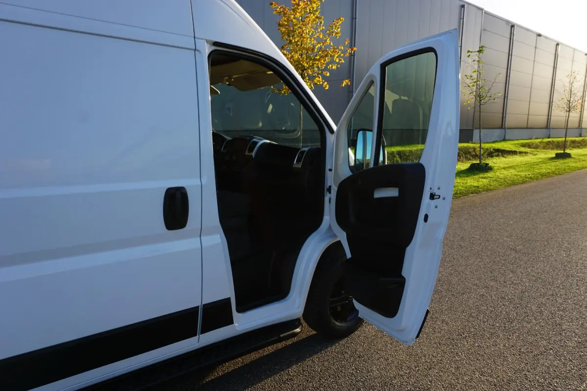 2.2 BlueHDi 140 L3H2 3.5t in Topstaat |Camera |Cruise |Carplay |Android auto |Airco |Betimmering |1e eigenaar |Lage KM-stand |EURO6D |BPM vrij voor ondernemers |Mooie camperbasis
