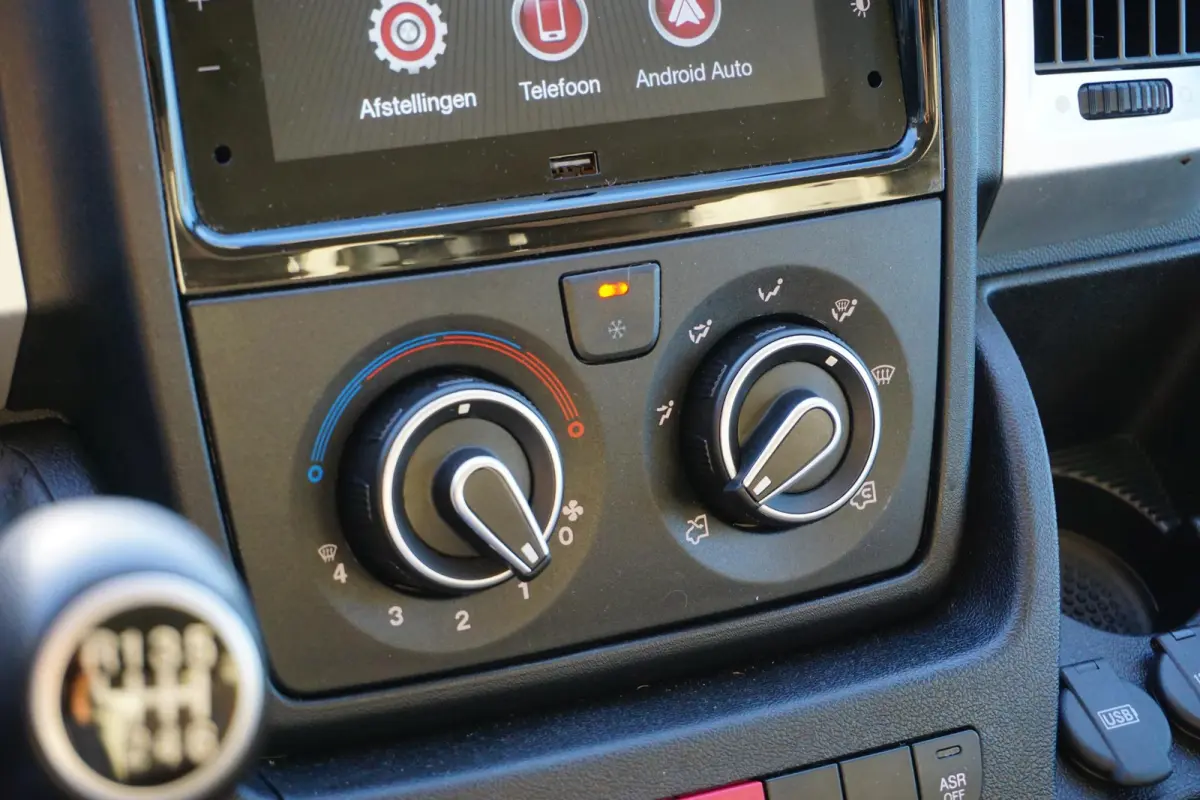 2.2 BlueHDi 140 L3H2 3.5t in Topstaat |Camera |Cruise |Carplay |Android auto |Airco |Betimmering |1e eigenaar |Lage KM-stand |EURO6D |BPM vrij voor ondernemers |Mooie camperbasis