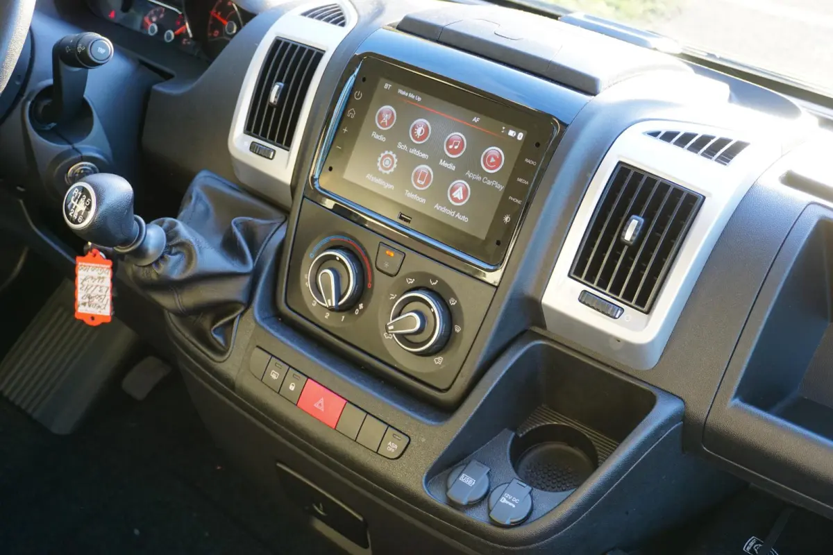 2.2 BlueHDi 140 L3H2 3.5t in Topstaat |Camera |Cruise |Carplay |Android auto |Airco |Betimmering |1e eigenaar |Lage KM-stand |EURO6D |BPM vrij voor ondernemers |Mooie camperbasis