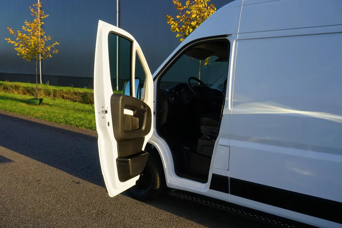 2.2 BlueHDi 140 L3H2 3.5t in Topstaat |Camera |Cruise |Carplay |Android auto |Airco |Betimmering |1e eigenaar |Lage KM-stand |EURO6D |BPM vrij voor ondernemers |Mooie camperbasis