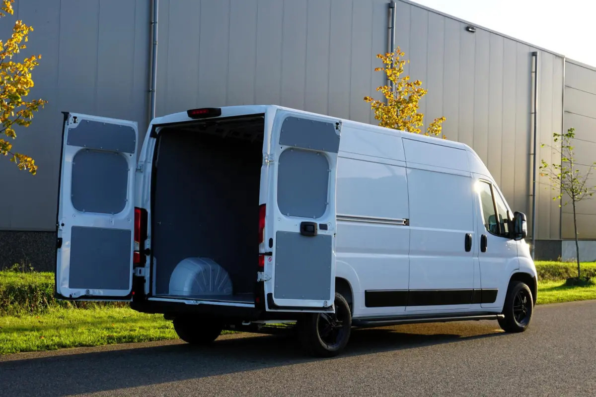 2.2 BlueHDi 140 L3H2 3.5t in Topstaat |Camera |Cruise |Carplay |Android auto |Airco |Betimmering |1e eigenaar |Lage KM-stand |EURO6D |BPM vrij voor ondernemers |Mooie camperbasis