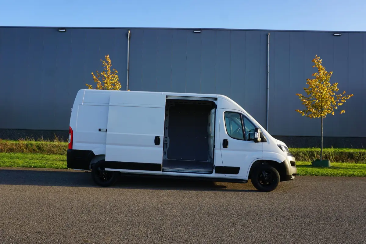 2.2 BlueHDi 140 L3H2 3.5t in Topstaat |Camera |Cruise |Carplay |Android auto |Airco |Betimmering |1e eigenaar |Lage KM-stand |EURO6D |BPM vrij voor ondernemers |Mooie camperbasis