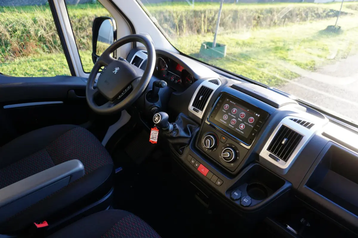 2.2 BlueHDi 140 L3H2 3.5t in Topstaat |Camera |Cruise |Carplay |Android auto |Airco |Betimmering |1e eigenaar |Lage KM-stand |EURO6D |BPM vrij voor ondernemers |Mooie camperbasis