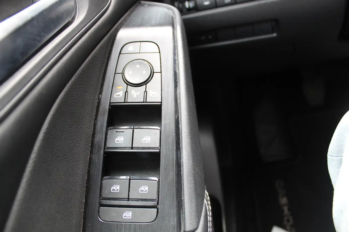 1.3 MHEV Visia l Cruise Control l PDC l 360- camera l Dodehoek Sensor l Keyless Entry l Airco l  Navi l Apple Carplay/Android Auto