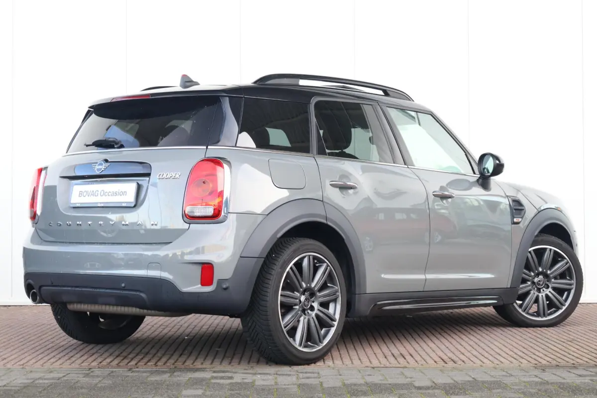 1.5 Cooper Business Edition Comfort Access/ Panoramadak/ Comfortstoelen/ Harman-Kardon/ Navigatie Plus/ LED-koplampen