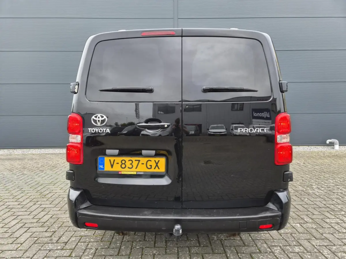 2.0D L2H1 DC Climate Navi 5-pers 177pk Euro 6